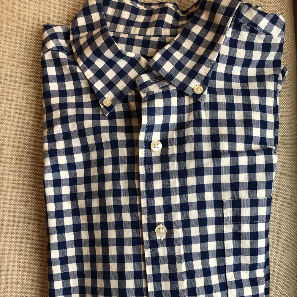 Men’s VV Button down Tucker Shirt